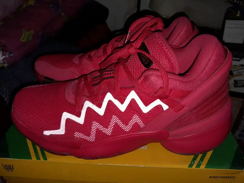 Sepatu Basket Adidas Don Issue 2