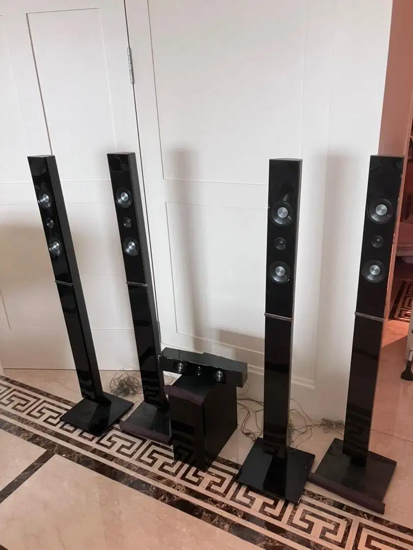 Samsung home cinema with speaker