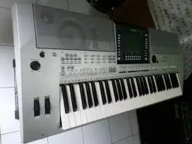 Keyboard Yamaha Psr s710