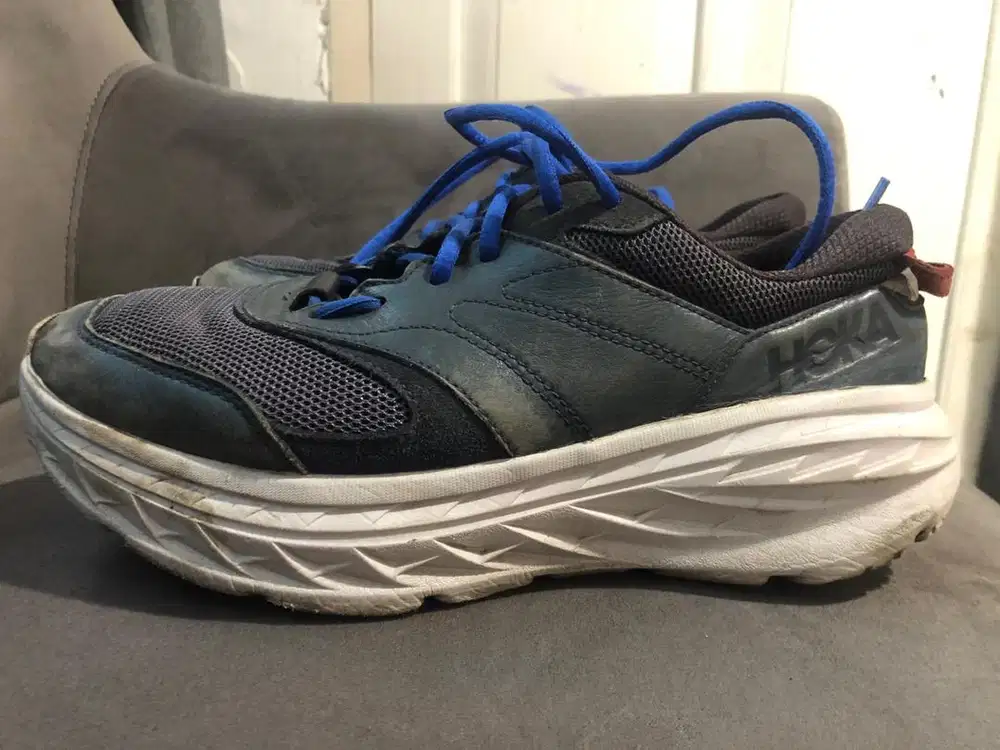 Sepatu hoka one one nomor 40 original