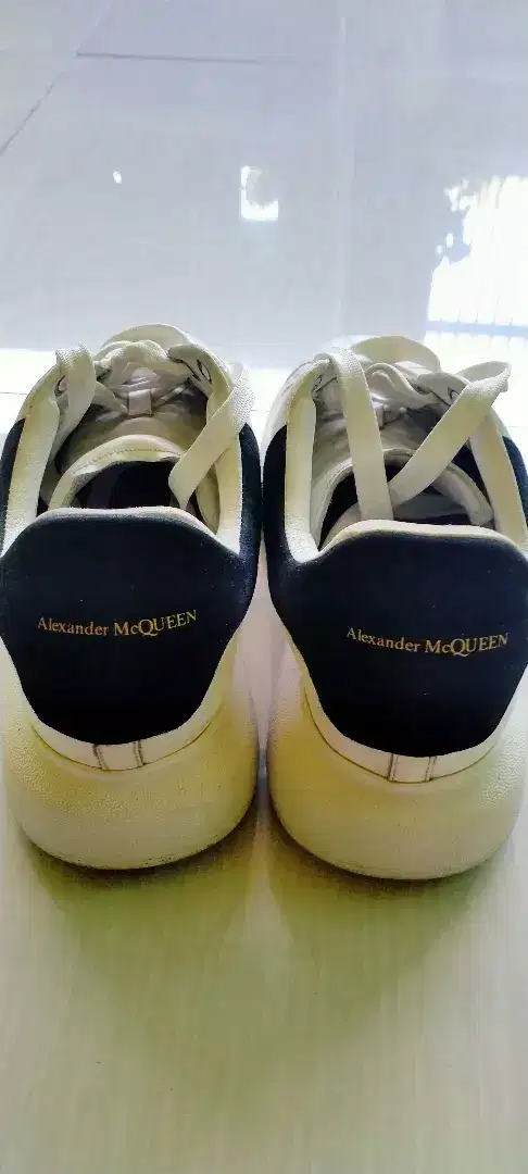 Sepatu Alexander McQueen