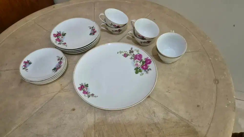 Cangkir Antik Buatan Swatow Cina