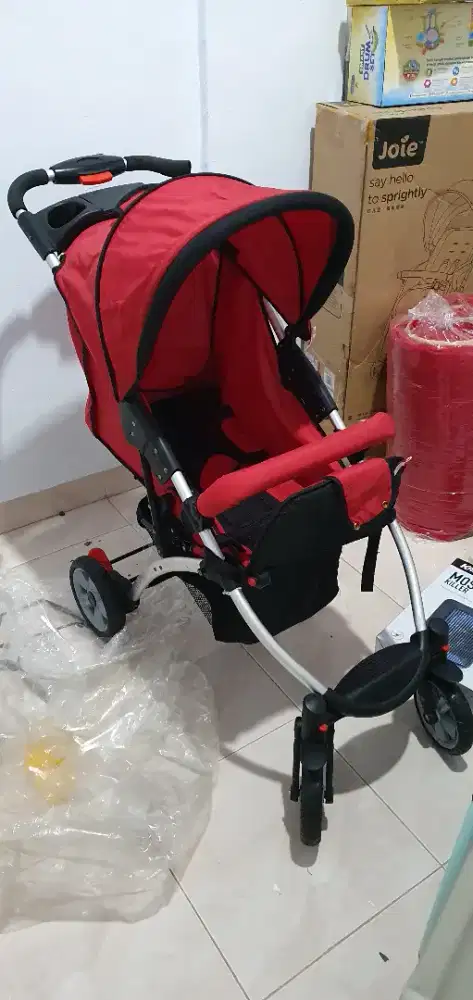 Stroller merek Hugo