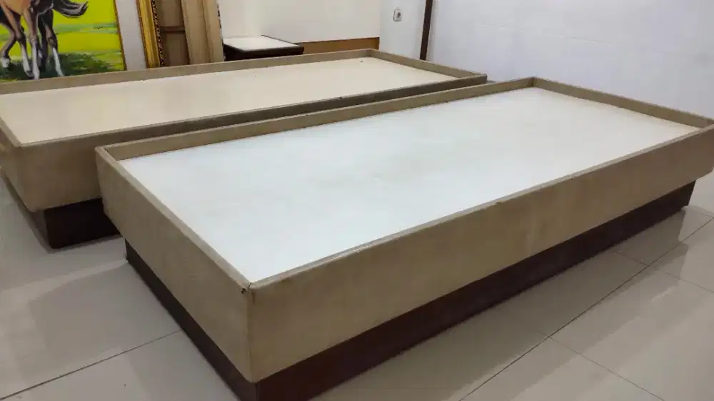 Dipan Roda/ Ranjang / Size P200cm x L80cm 99% Bagus