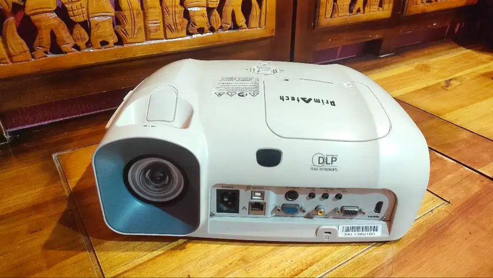 Proyektor Primatech WXGA Short Throw Lampu Sangat Bagus