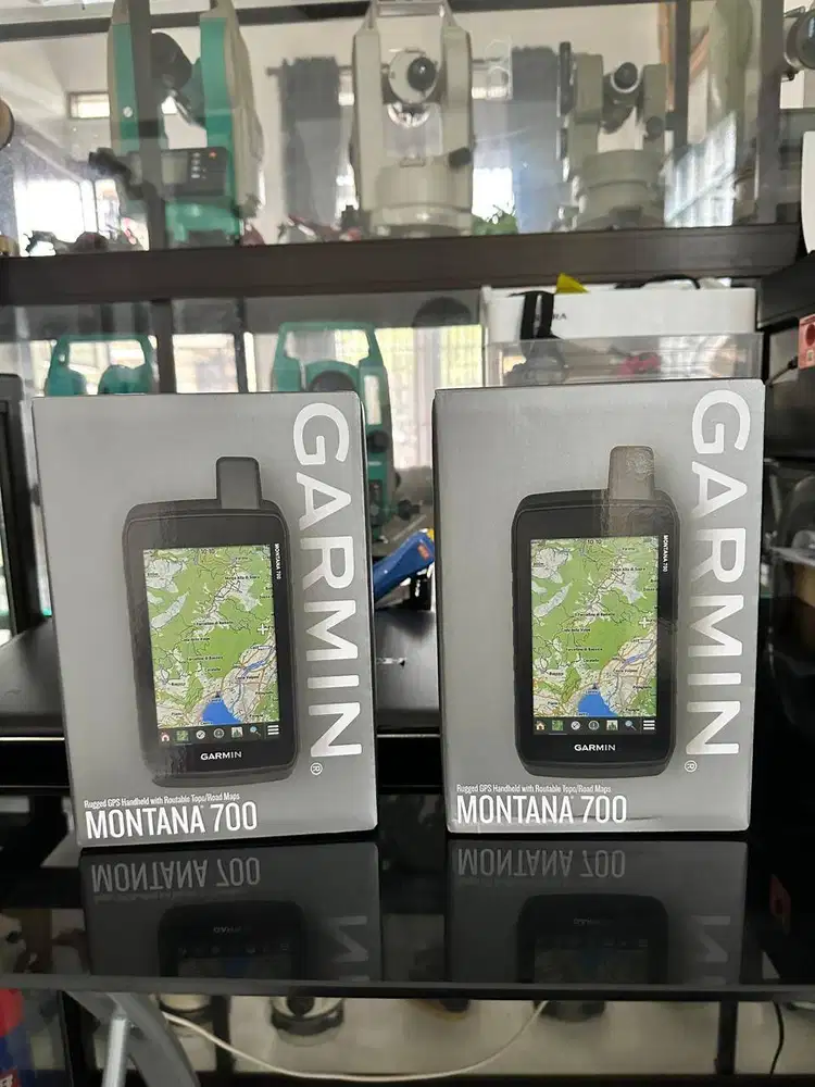Garmin gps montana 700 new