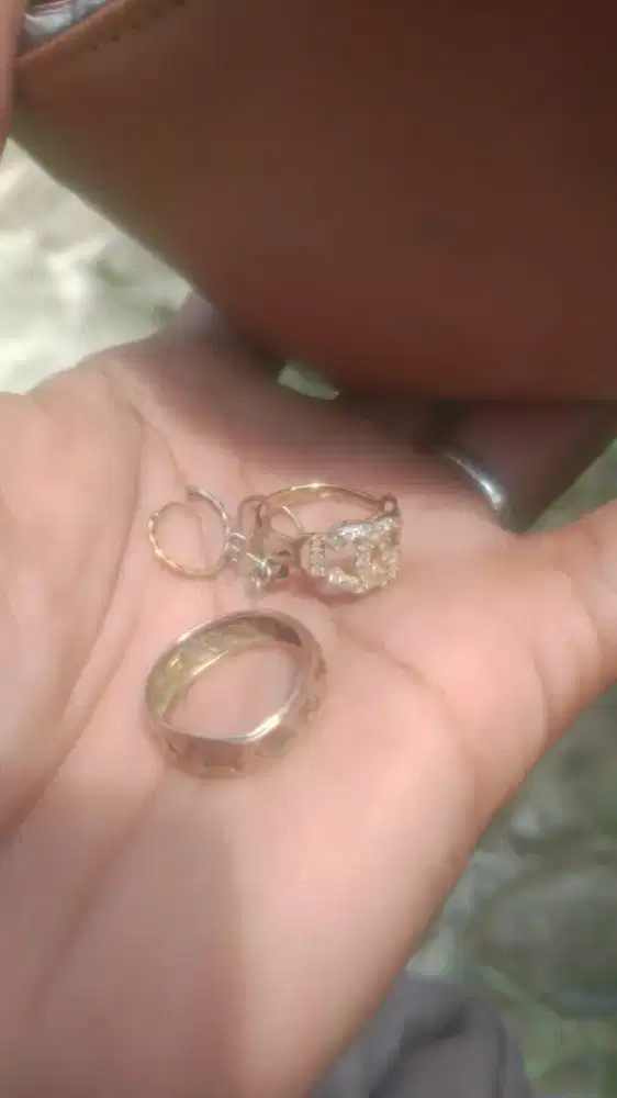 Menerima emas bekas/baru ada surat/tidak ada surat