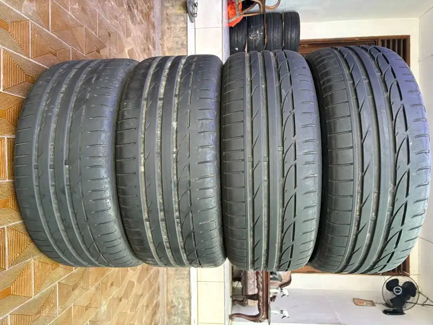Ban Bridgestone Potenza S001 225 45 r18 245 40 r18
