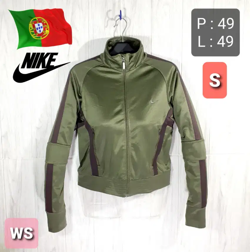 [BARANG LANGKA] Jaket Tracktop NIKE Wanita Cewek Bekas Second Original