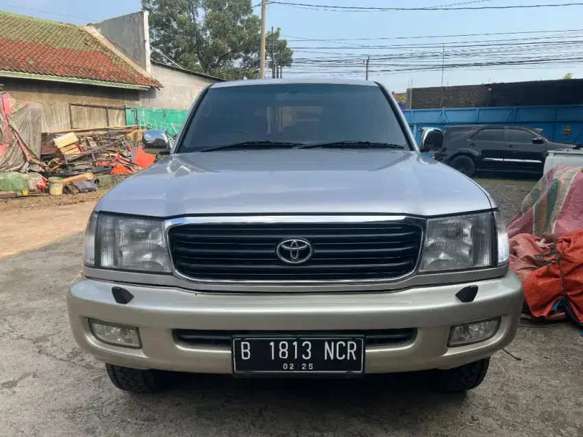 Toyota Landcruiser VX100 Limited Th'2002 4x4 Two Tone Kondisi Ciamik