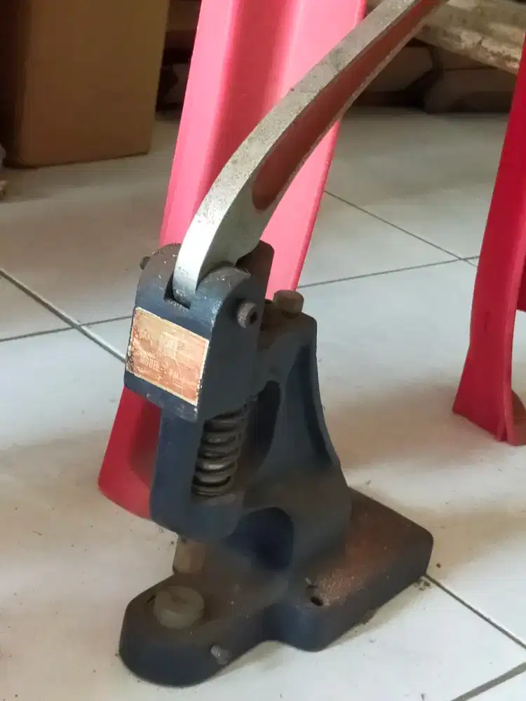 Alat press/plong kancing dll