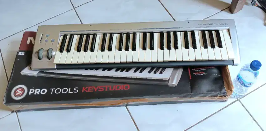 M-Audio KeyStudio 49-note keyboard