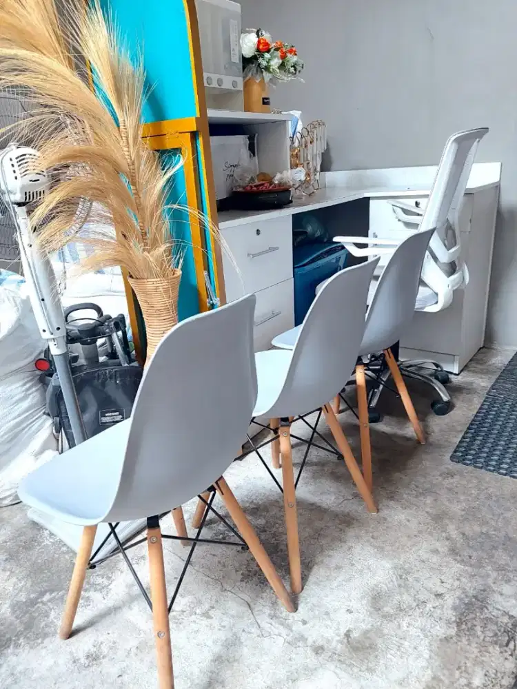 Kursi makan minimalis 4 buah