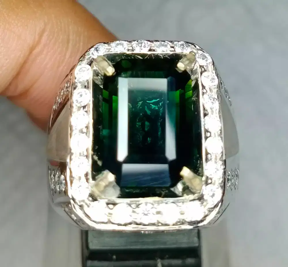 Tri Color Sapphire no heat 5,36 crt