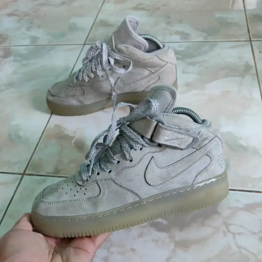 Sepatu Nike AF1 Mid x Reigning Champ