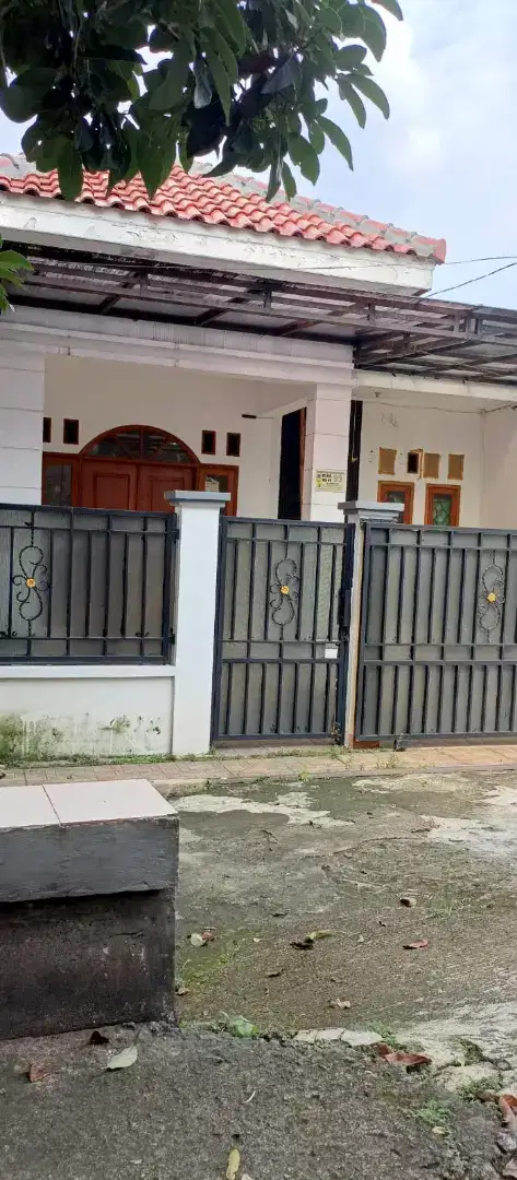 Dikontrakan tahunan rumah besar