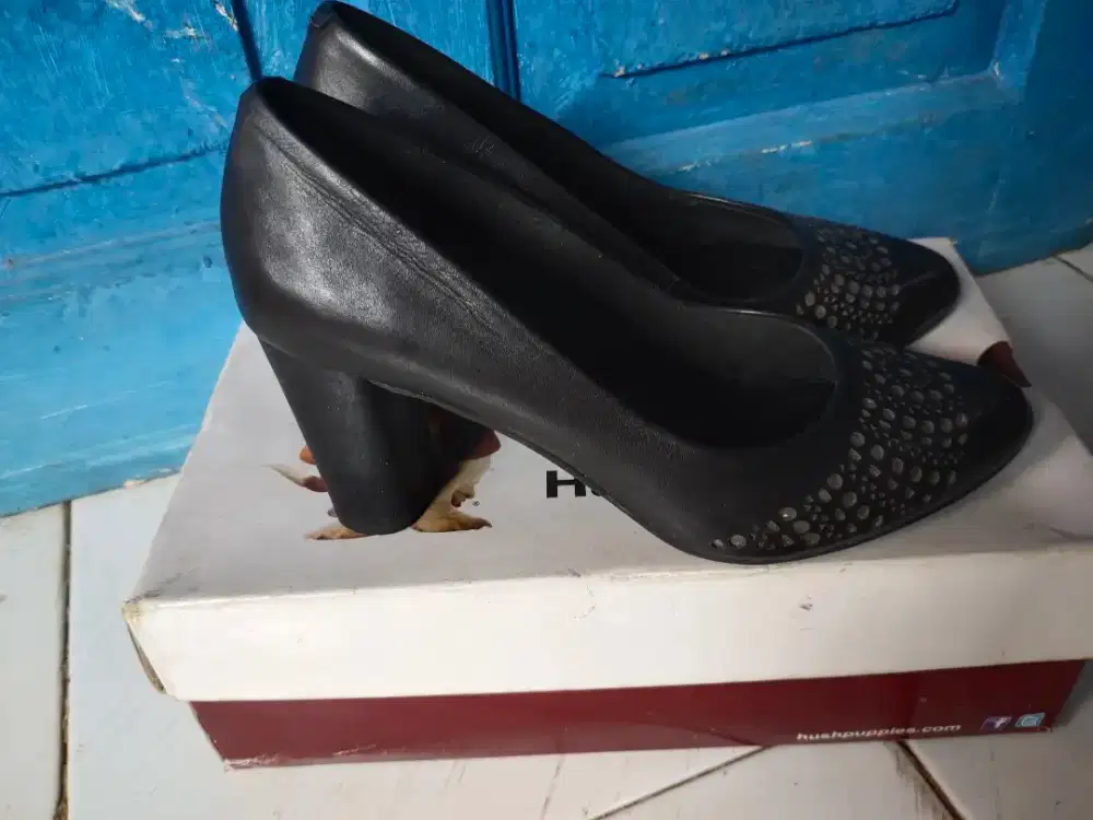 Preloved sepatu hush puppies original