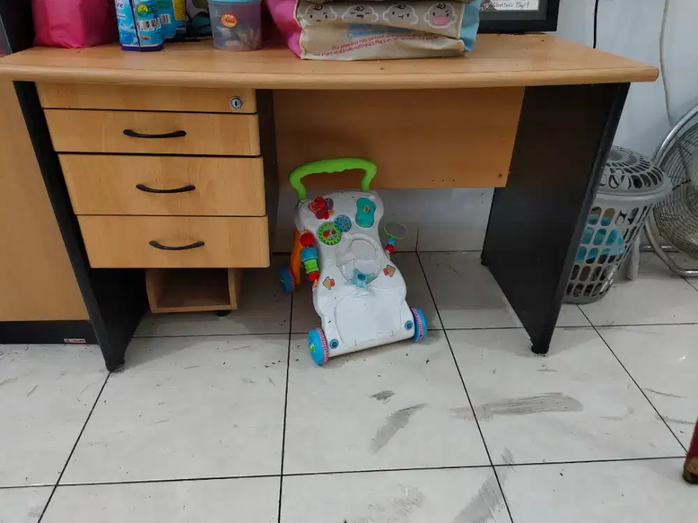 Meja tulis meja belajar