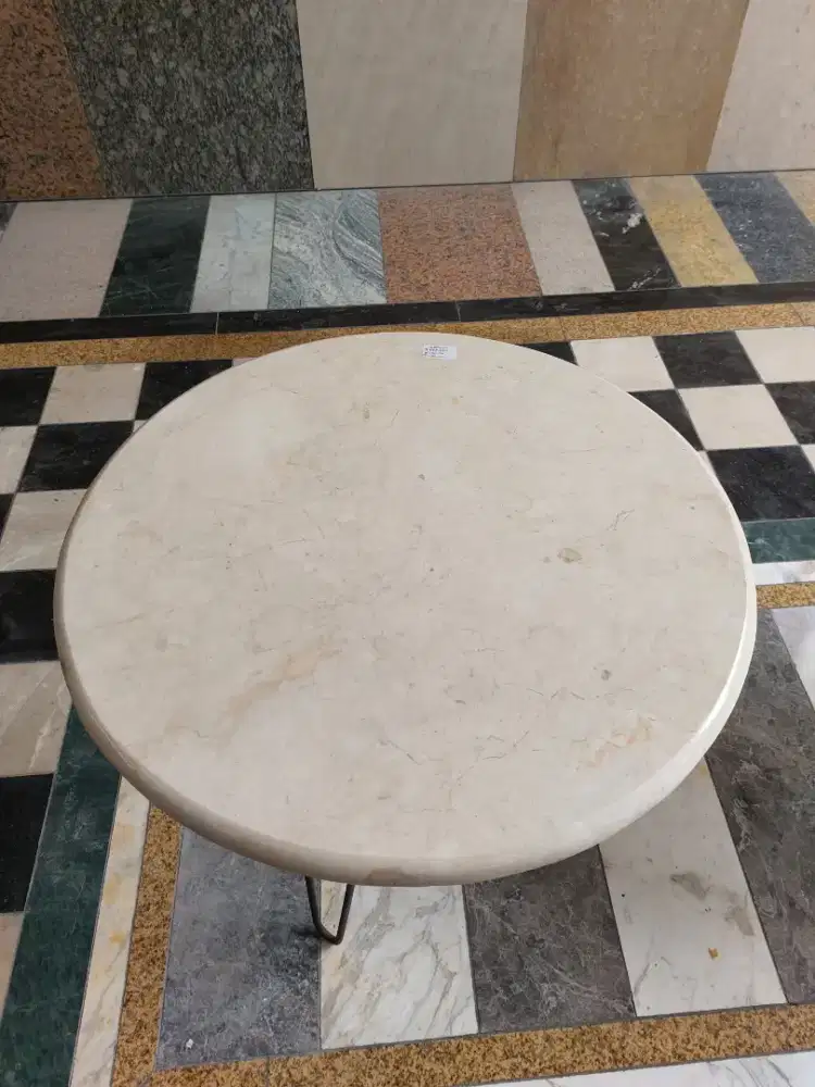 Meja teras Marmer cocok untuk meja santai / meja kopi