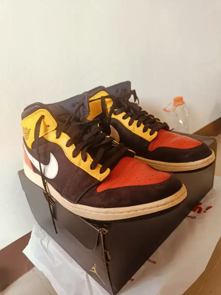 Nike Air Jordan 1 Mid SE Raygun Amarillo