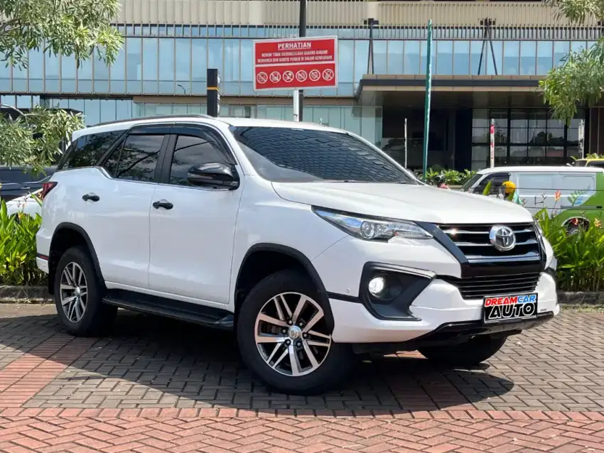 Fortuner VRZ 2.4 2020 Putih Mulus Low Km No repaint