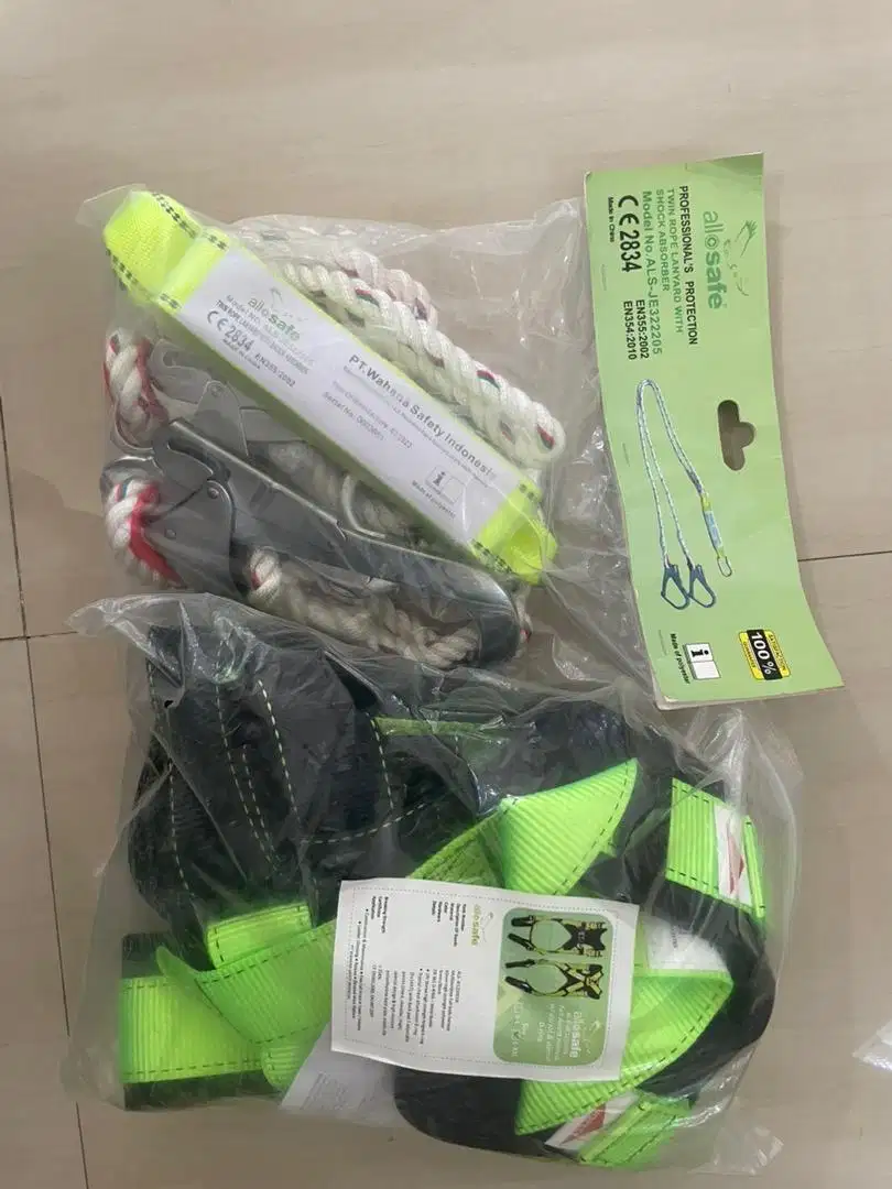 Full body harness with lanyard merk Allsafe