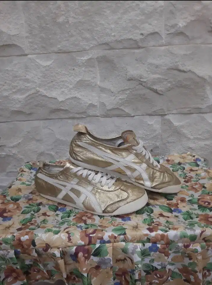 Onitsuka tiger gold