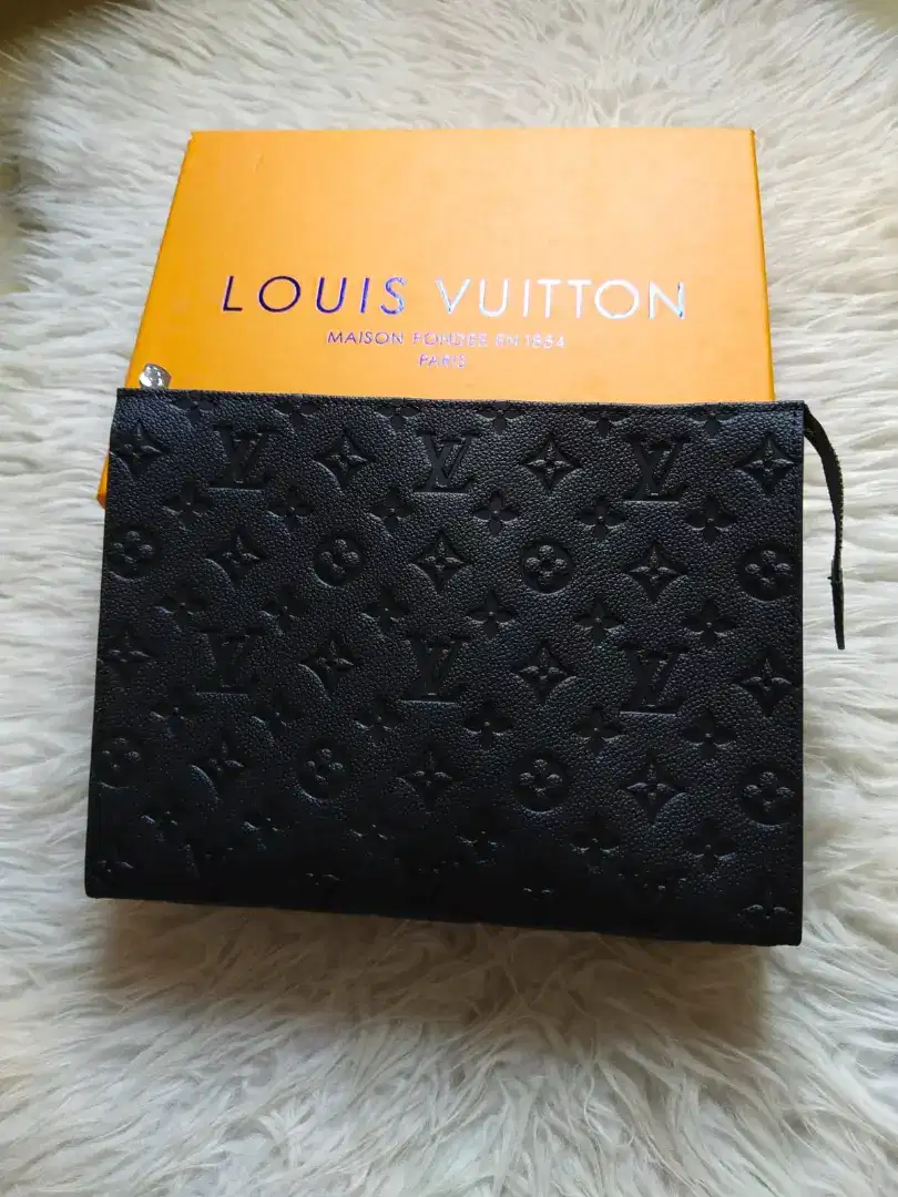Luxury LOUIS VUITTON clutch paling mewah dan sangat elegan