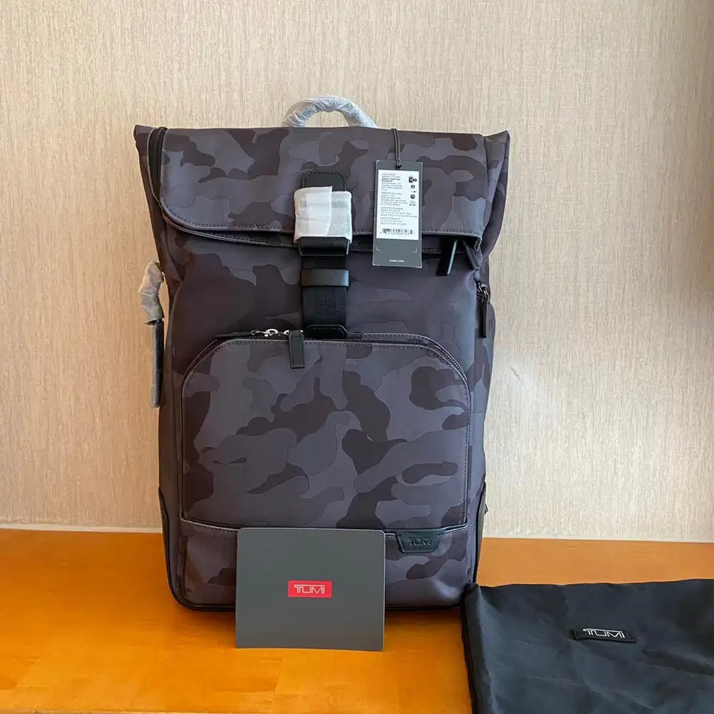 Tumi Harrison Osborn Roll Top original asli