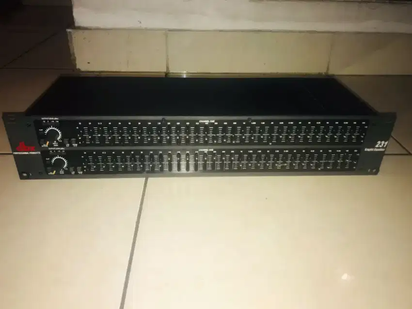 dbx 231 Graphic equalizer