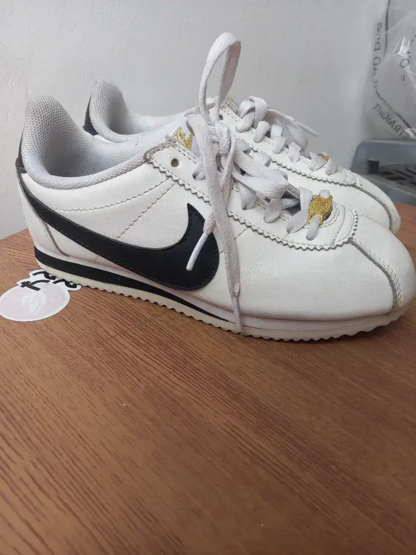 Nike cortez second