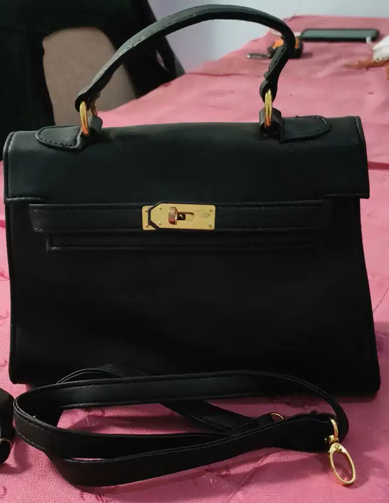 Tas Hermes lokal hitam