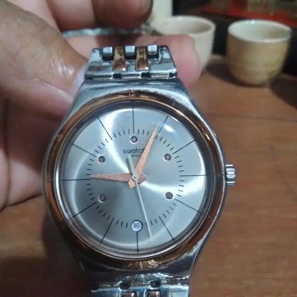 Jam pria Swatch classic original