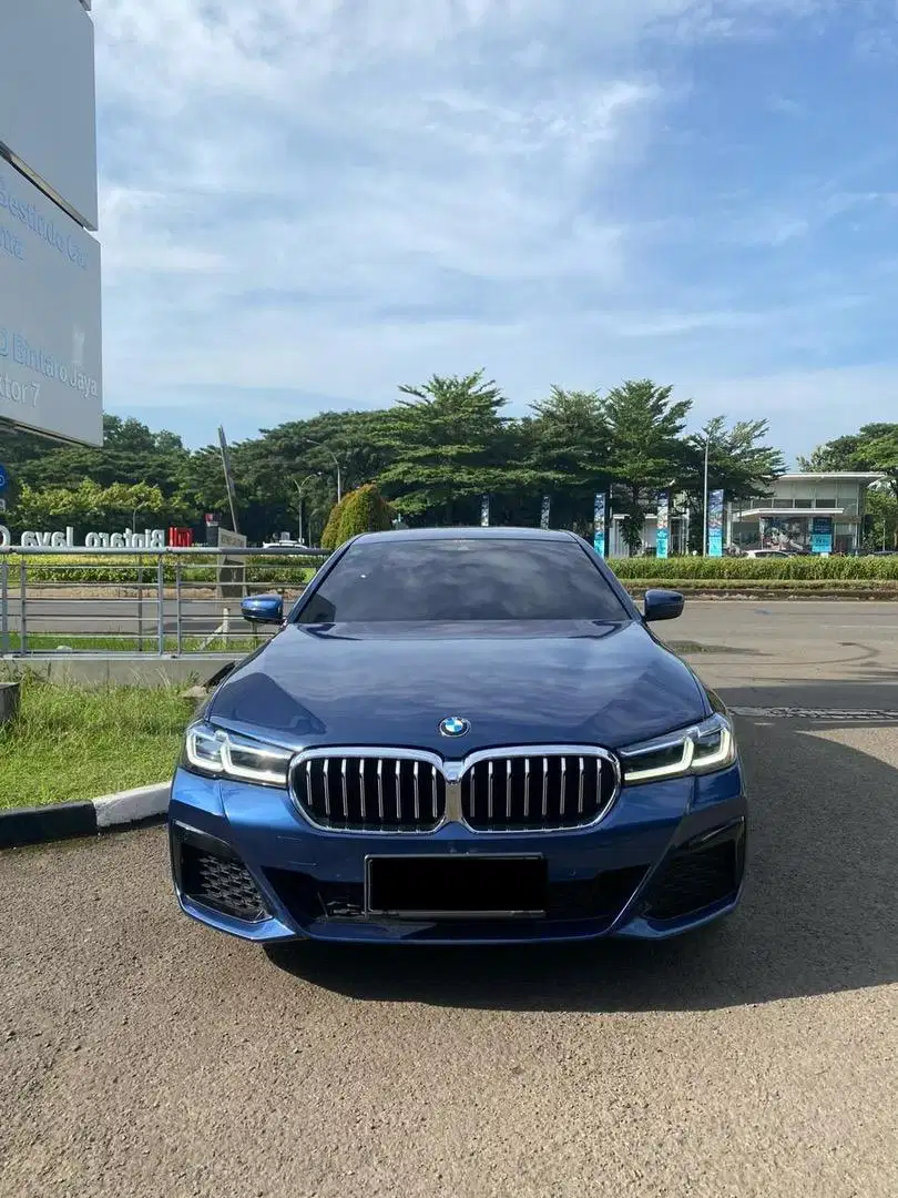 BMW 520i M Sport Nik 2022 Km 9 ribu