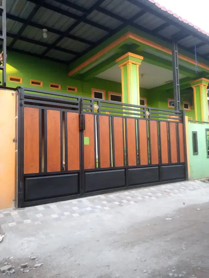 Pintu lipat besi minimalis