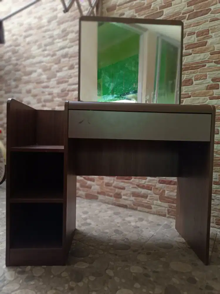 Meja Rias Minimalis - BU