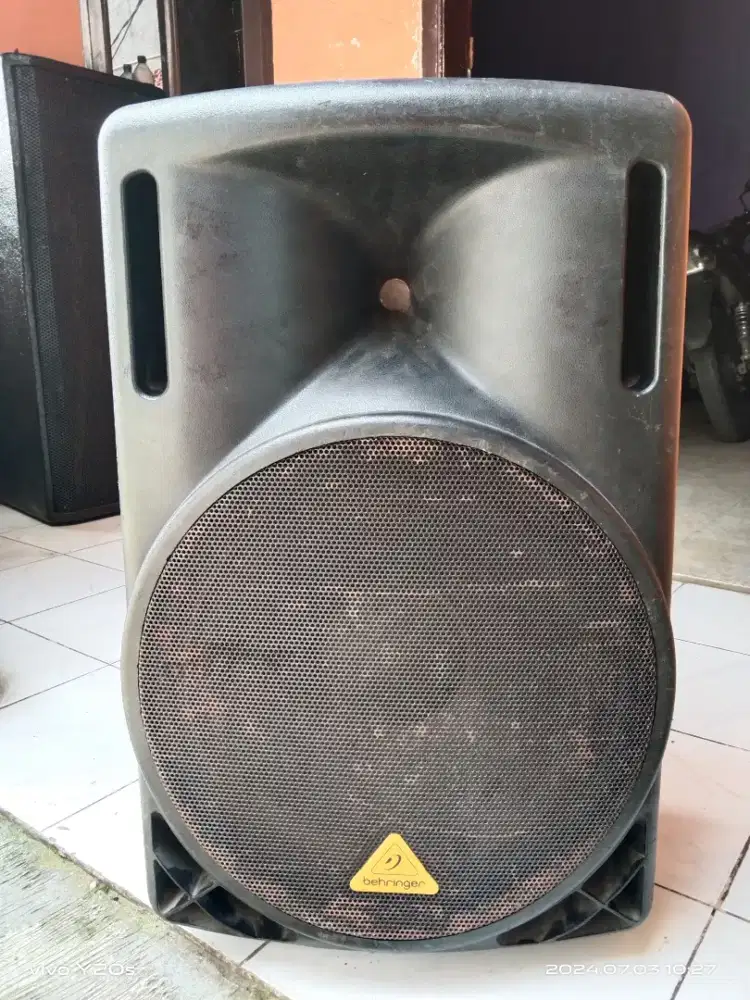 Speaker aktif behringer