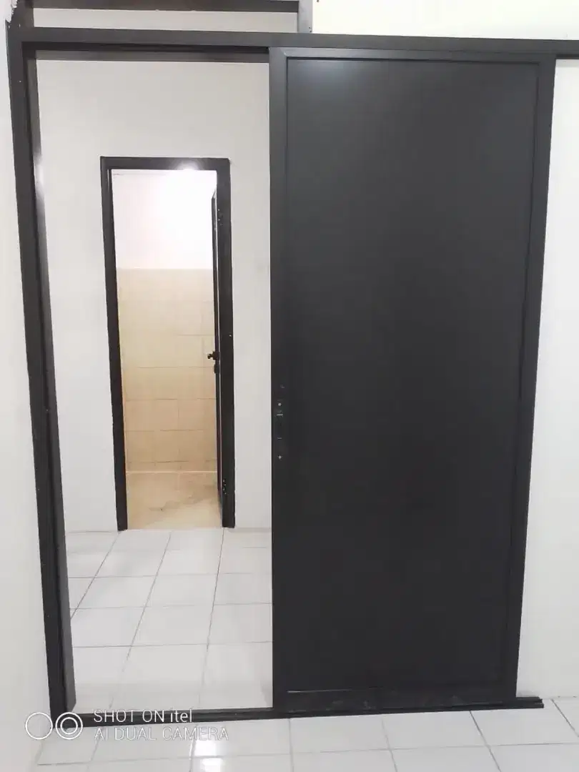 Pintu sliding rel atas bawah