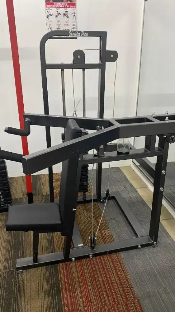 shoulder press machine