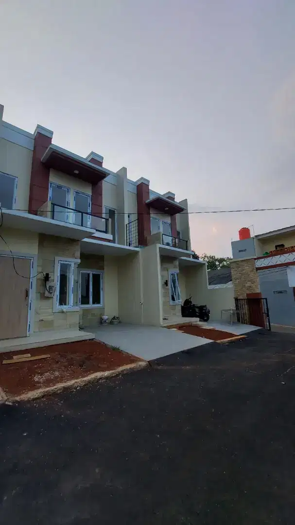 Rumah Baru MURAH,  2 Lantai,SpekTERBAIK,NO BANJIR, msk mobil, 500jt an