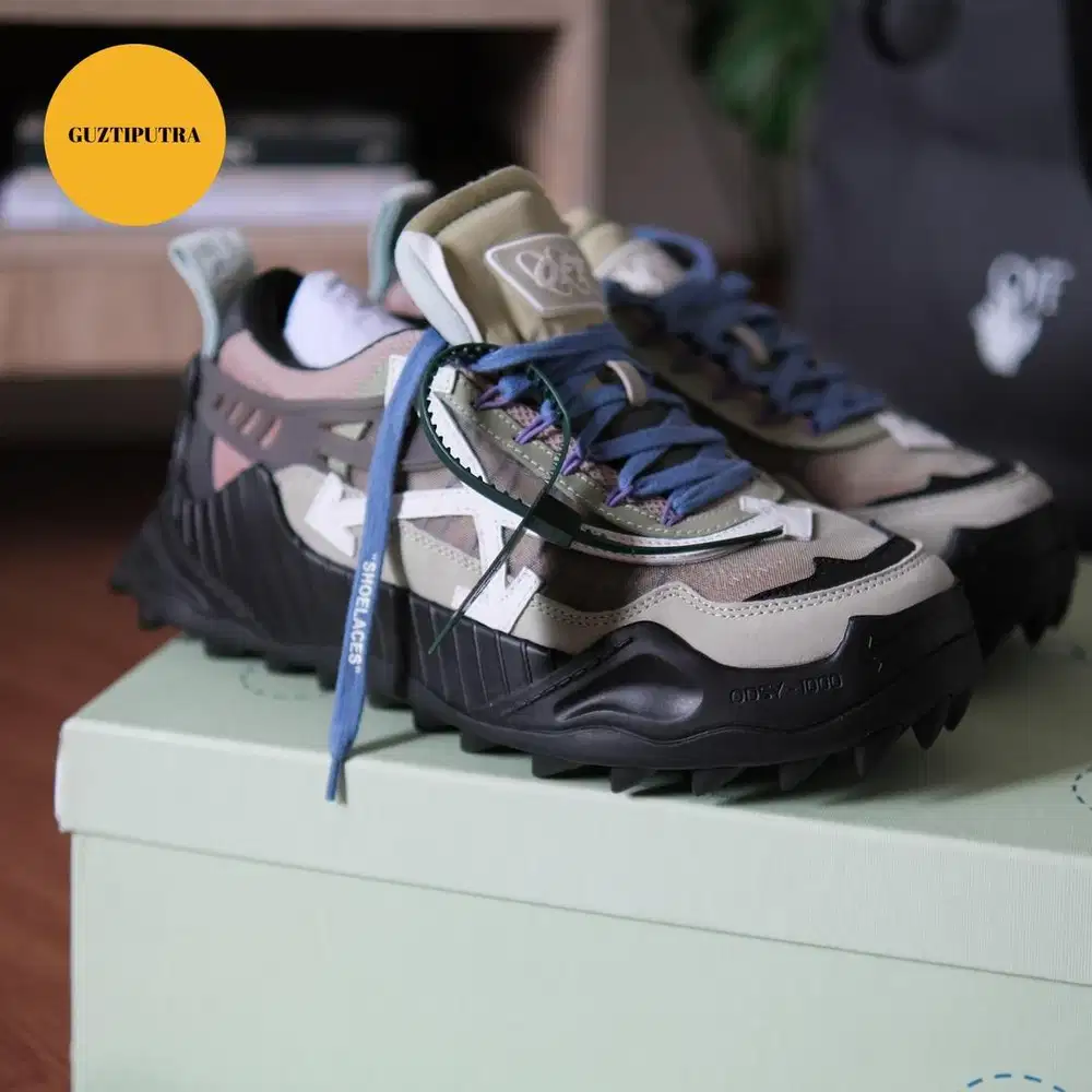 (JUAL CEPAT!) Sepatu Off White Odsy-1000 Size EU43 1000% ORIGINAL