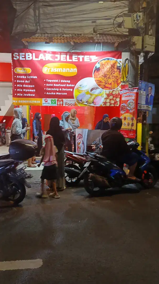 PELAYAN WARUNG SEBLAK UNTUK CEWEK