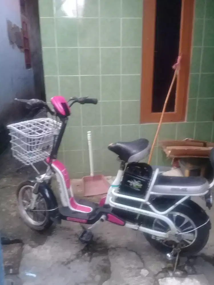 Sepeda listrik. Selly