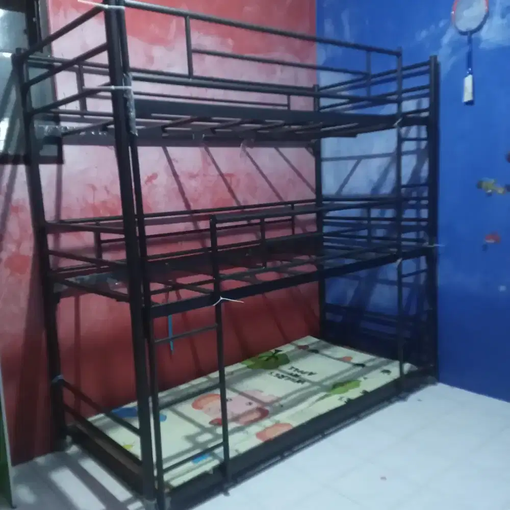 Tempat Tidur anak 3 tingkat Merk Tura