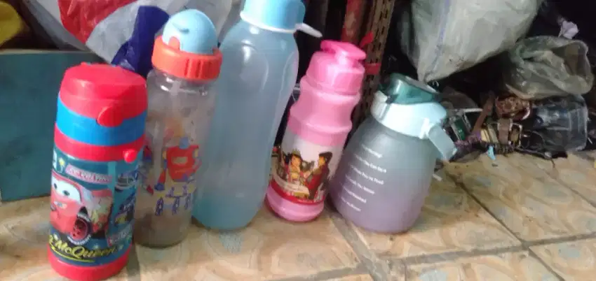 Sepaket botol air minum utk ank2 bw ke sklh kond spt baru murah sj cpt