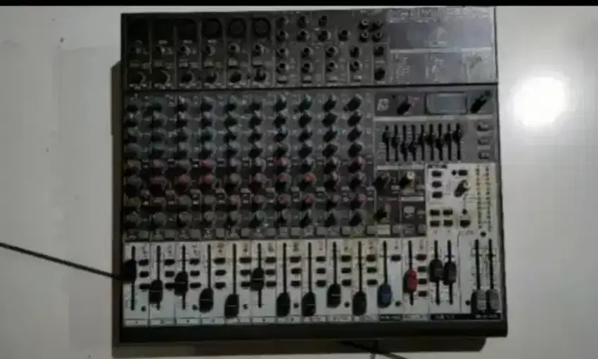 Dijual Cepat Mixer Behringer 1832FX