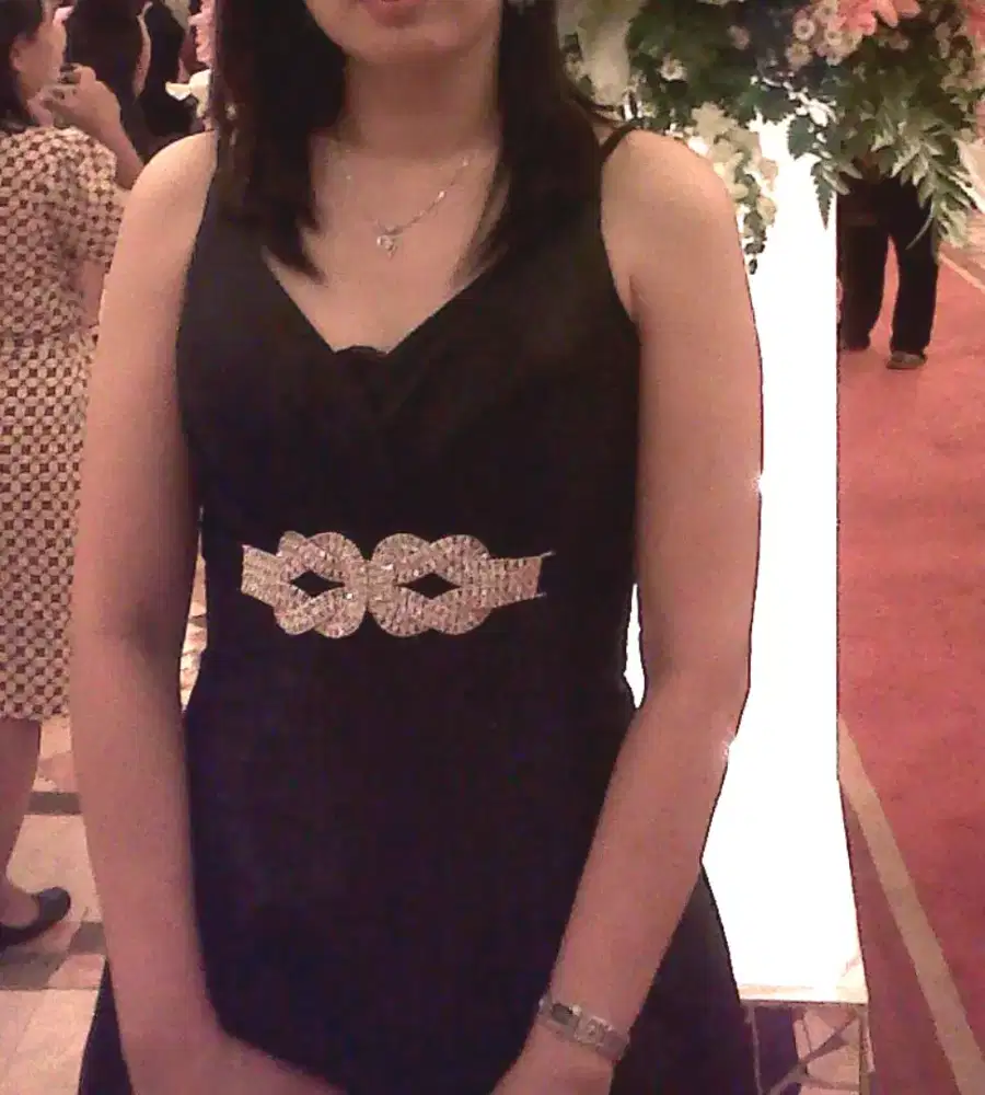 Dress pesta hitam