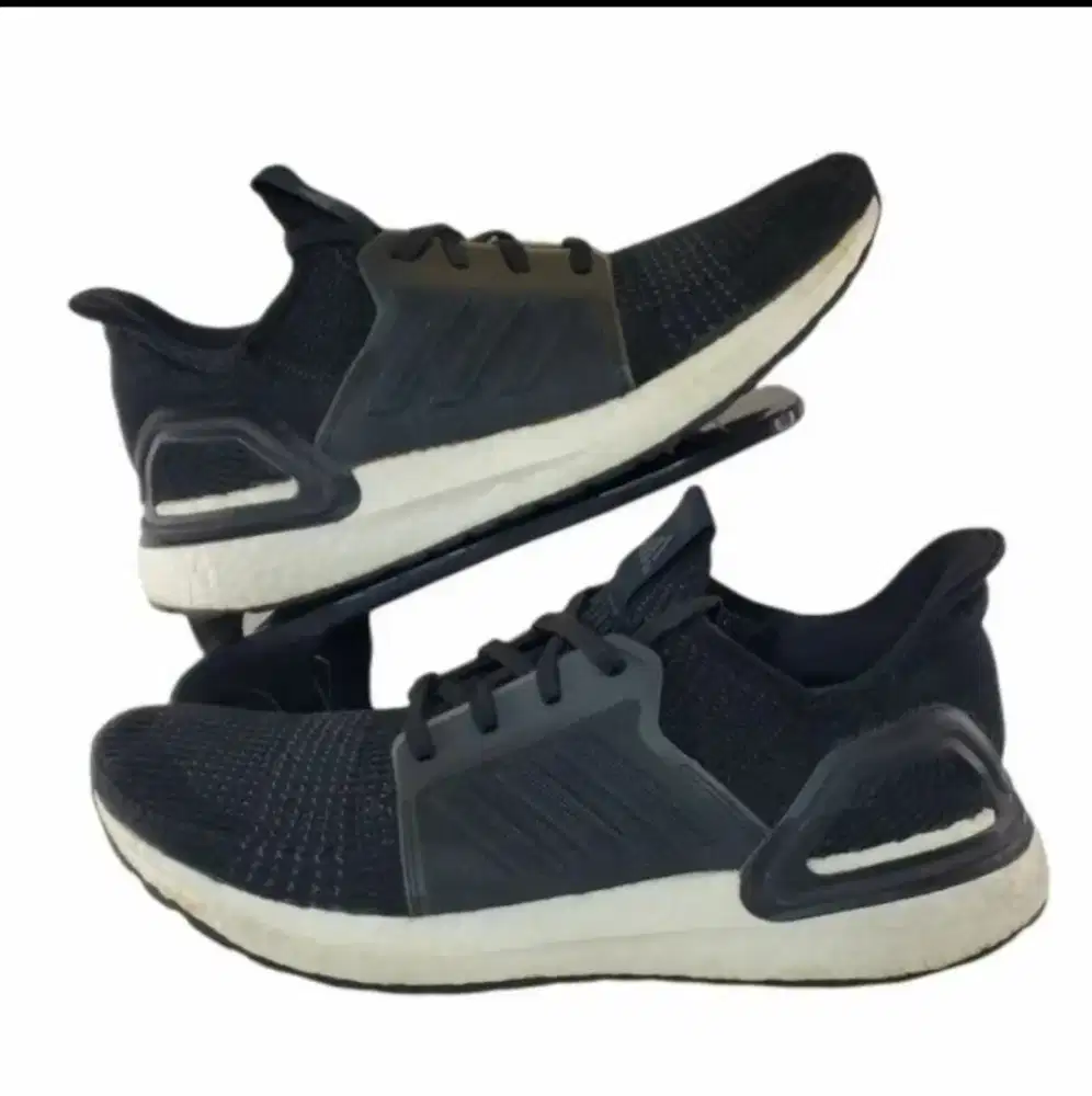 Sepatu Adida Ultraboost Pria