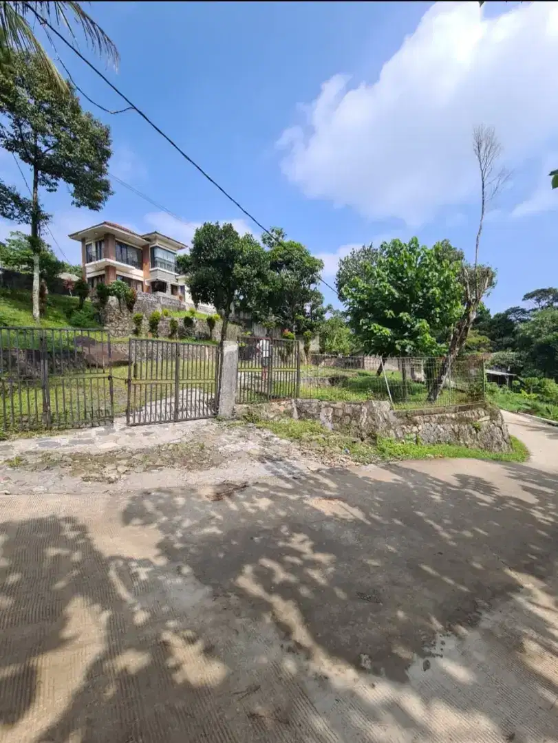 Dijual cepat villa  view gunung di sentul city bogor
