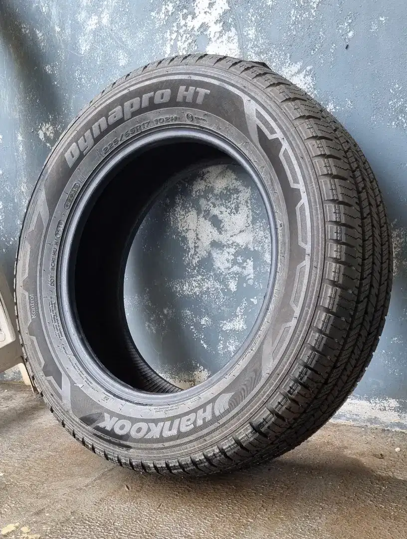 Ban Mobil HANKOOK DYNAPRO HT 225/65 R17 (KONDISI BARU)